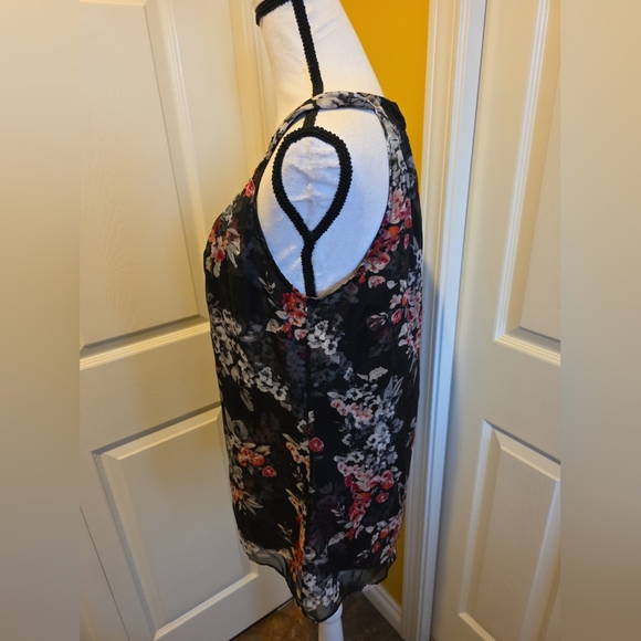 WHITE HOUSE BLACK MARKET FLORAL BLOUSE, SIZE 8 - Picture 5 of 11